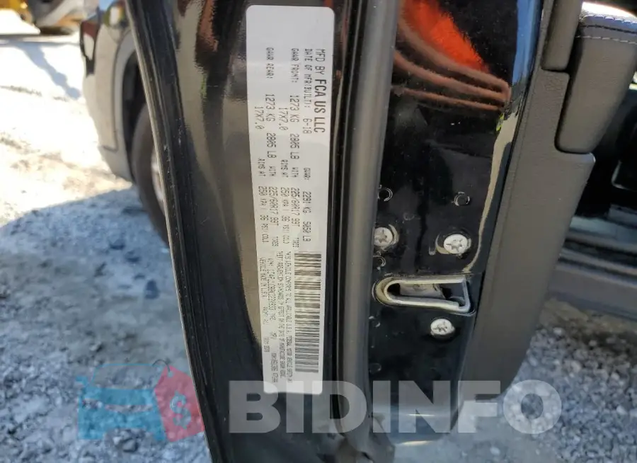 1C4PJLCB8KD220833 Photo# 13