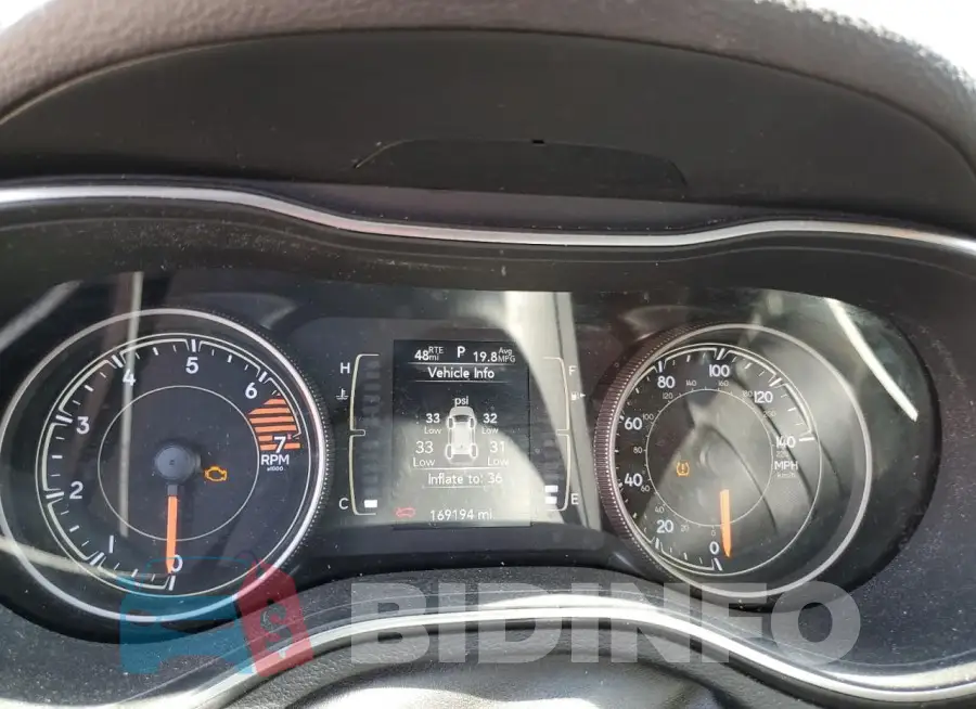 1C4PJLCB8KD220833 Photo# 9