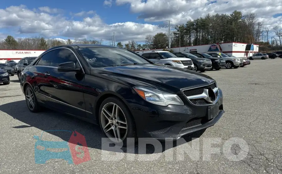 WDDKJ6HB5FF302863 Photo# 1