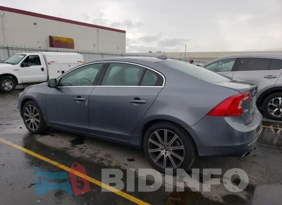 LYV402TM9HB135214 Photo# 2