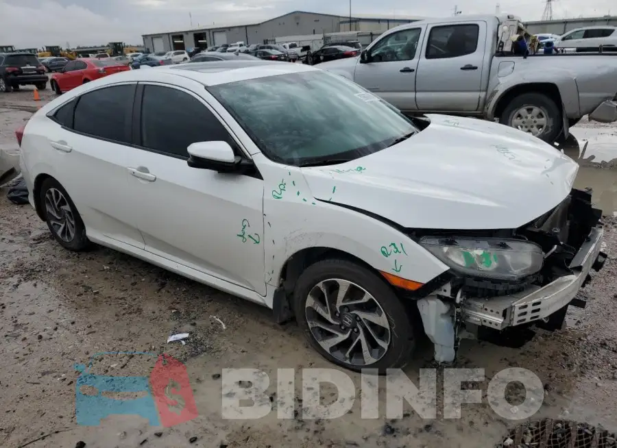 19XFC2F77HE058255 Photo# 4