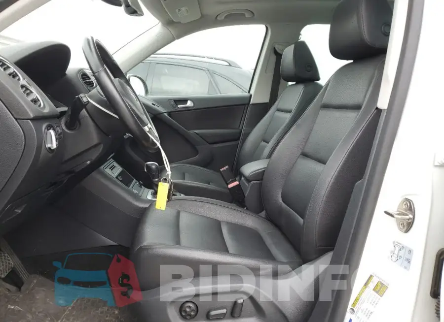 WVGAV7AX3GW581295 Photo# 7