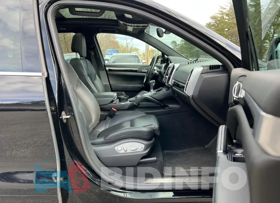 WP1AE2A27GLA62150 Photo# 5
