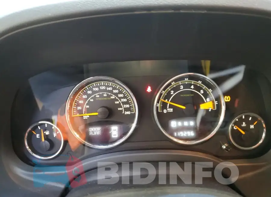 1C4NJDAB7GD571367 Photo# 9