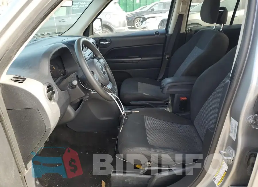 1C4NJRBB0FD379332 Photo# 7