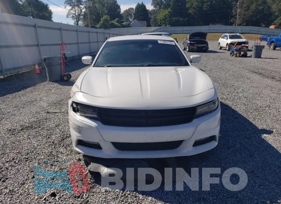 2C3CDXHG7HH569208 Photo# 5