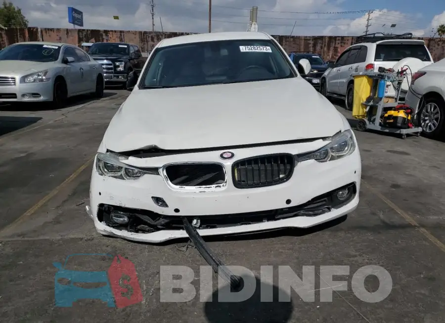WBA8E1G37HNU17427 Photo# 5