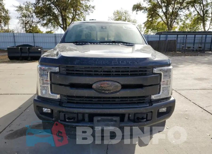 1FT7W2BT2JEB82692 Photo# 5