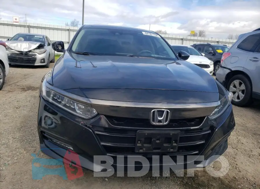 1HGCV3F40JA010647 Photo# 5
