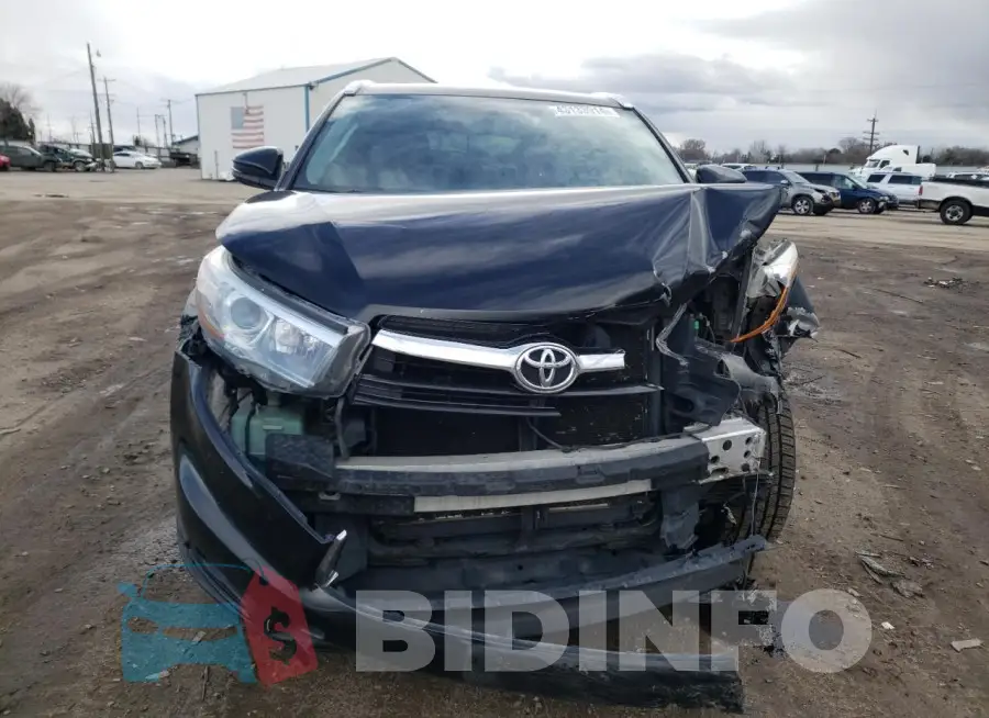 5TDJKRFH7FS174928 Photo# 5