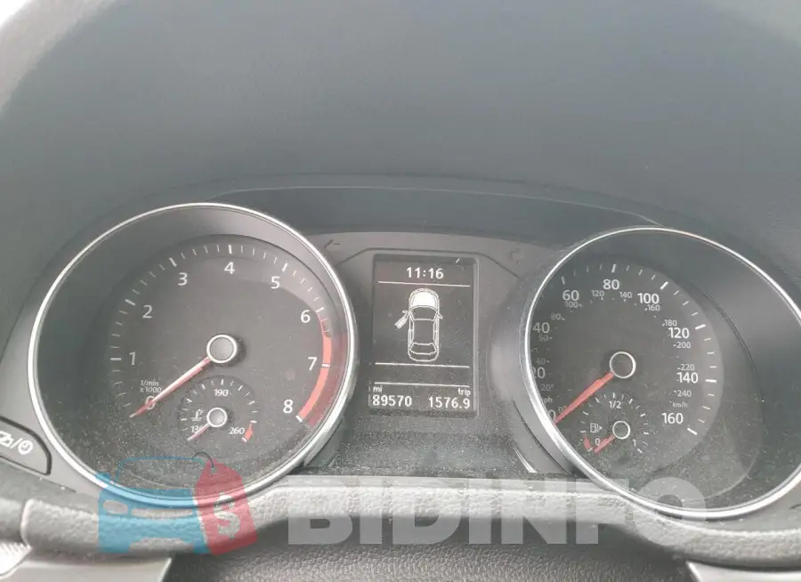1VWDT7A32HC038704 Photo# 9