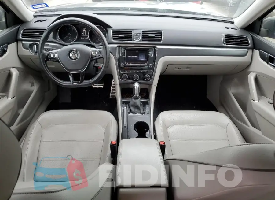 1VWDT7A32HC038704 Photo# 8