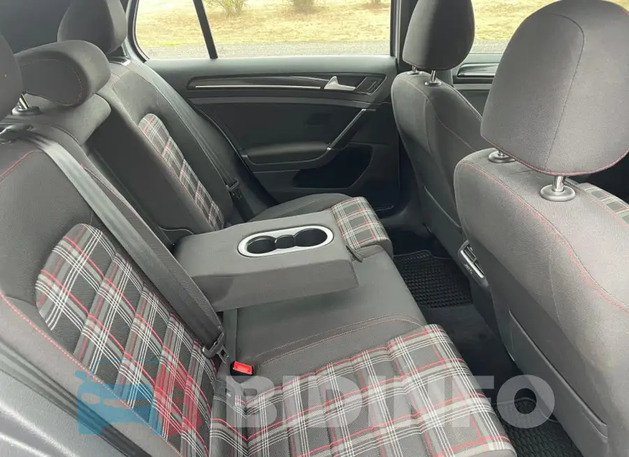 3VW4T7AUXHM000662 Photo# 6