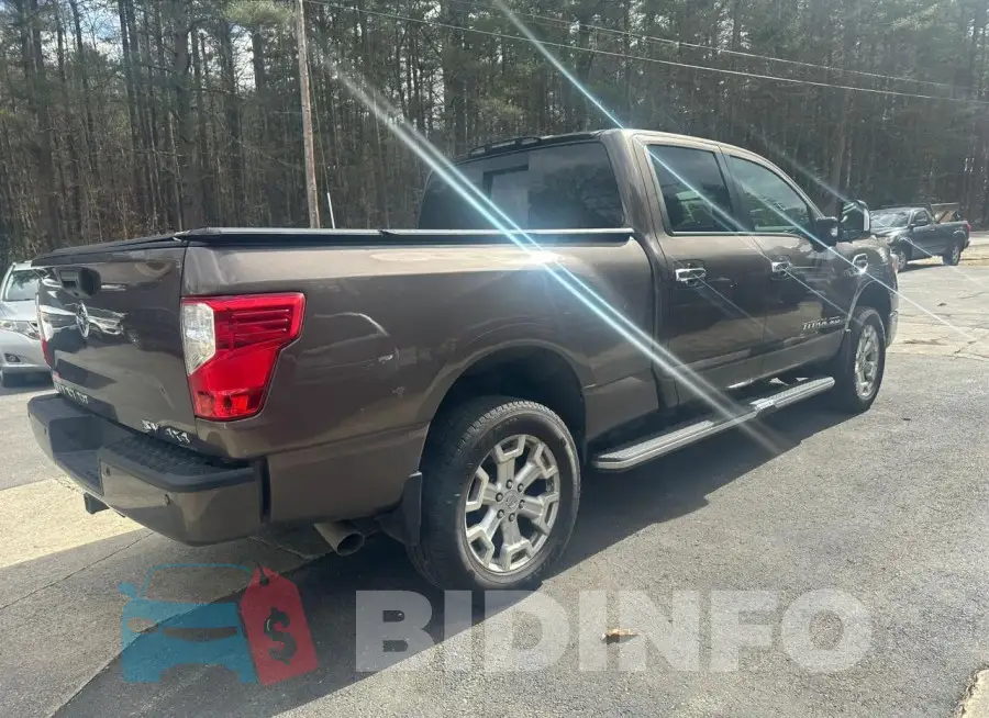 1N6BA1F42HN524462 Photo# 4