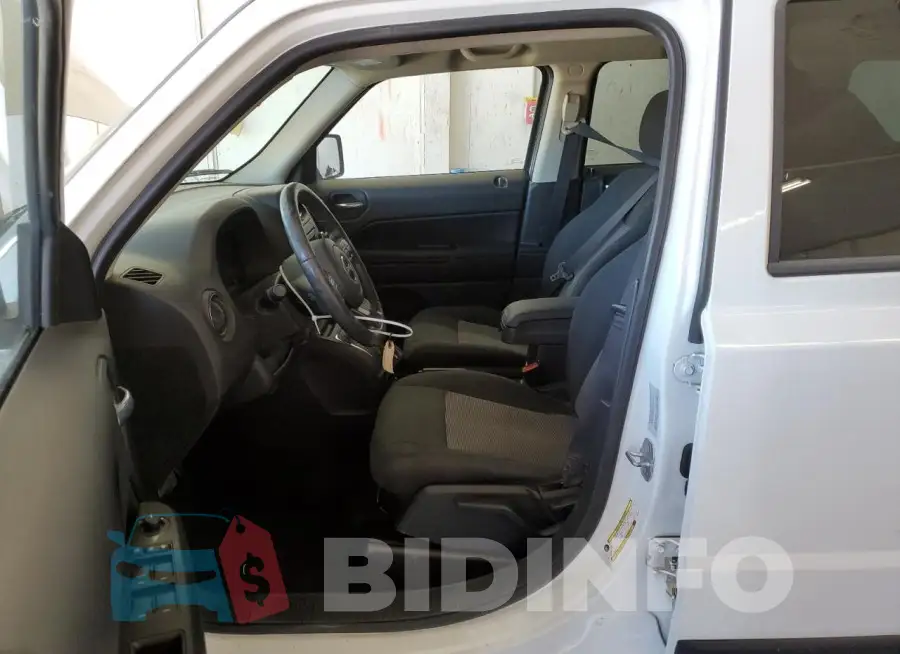 1C4NJPFB8FD343872 Photo# 7