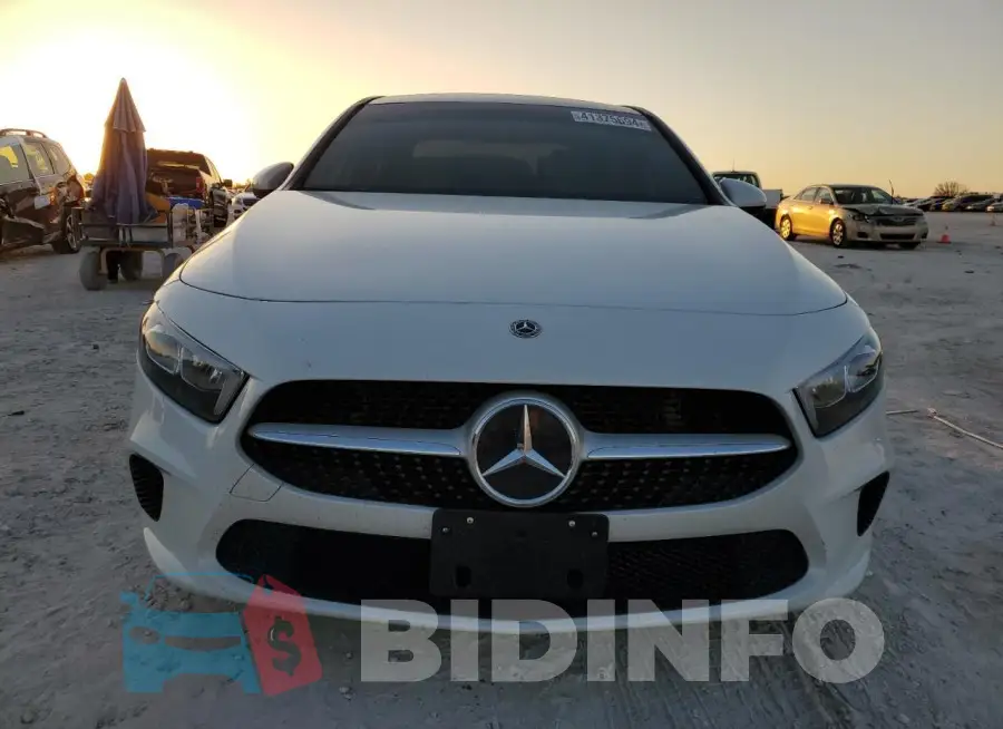 WDD3G4FBXLW038013 Photo# 5