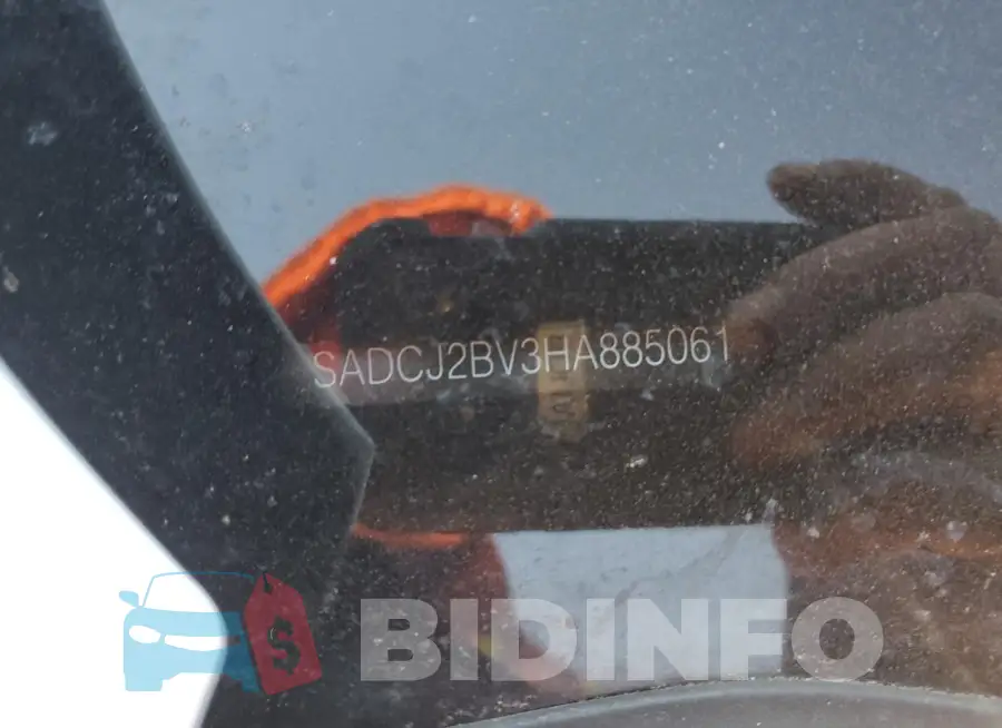 SADCJ2BV3HA885061 Photo# 13