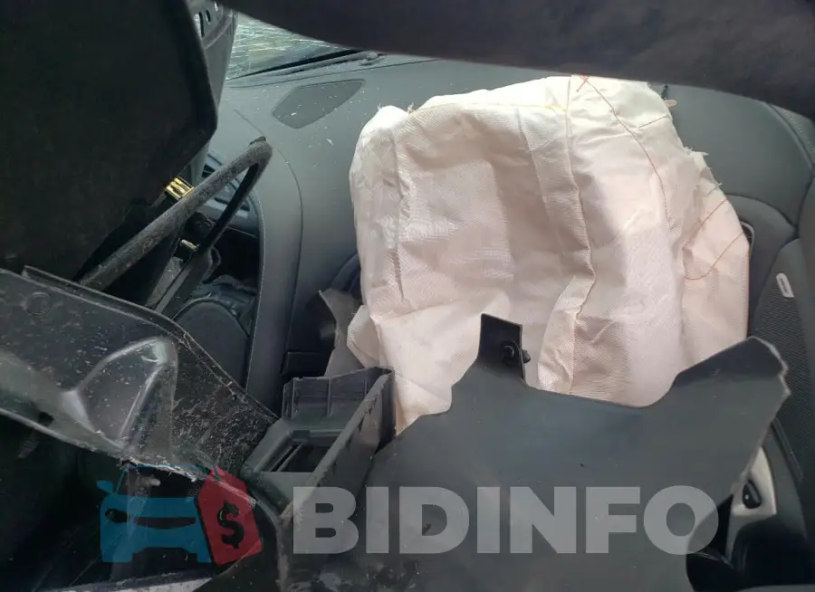 1G1YM3D7XJ5103472 Photo# 8