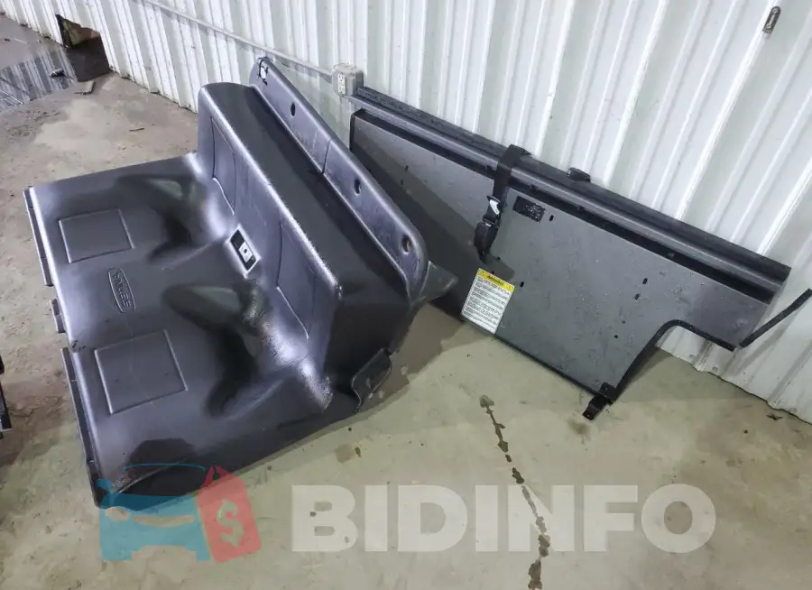 1FM5K8AR3JGA27015 Photo# 13