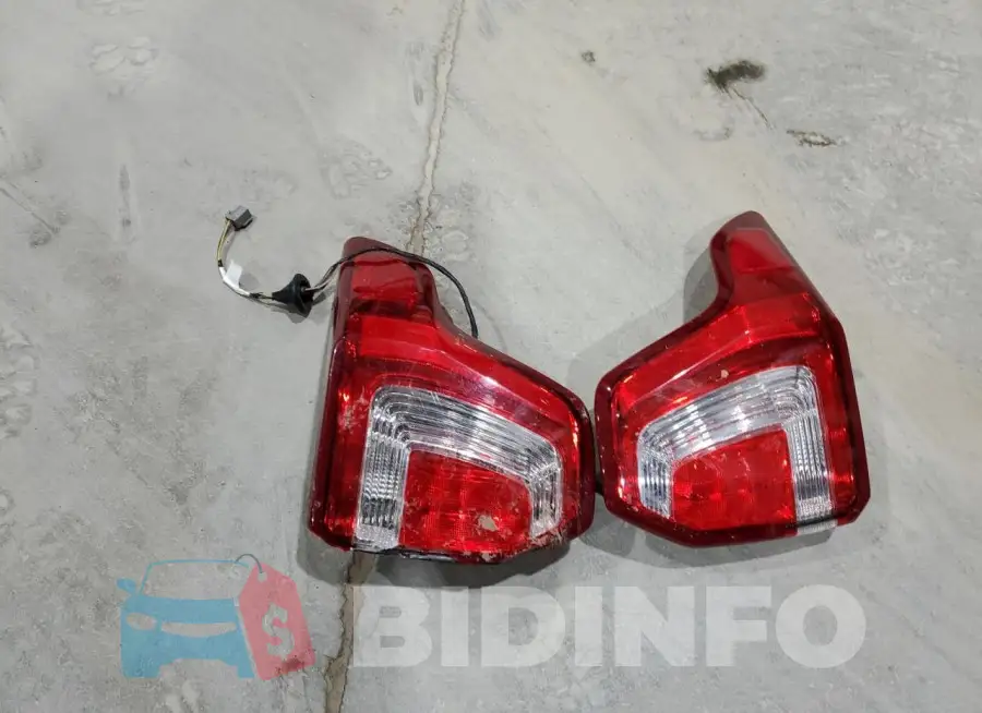 1FM5K8D83HGC52810 Photo# 13