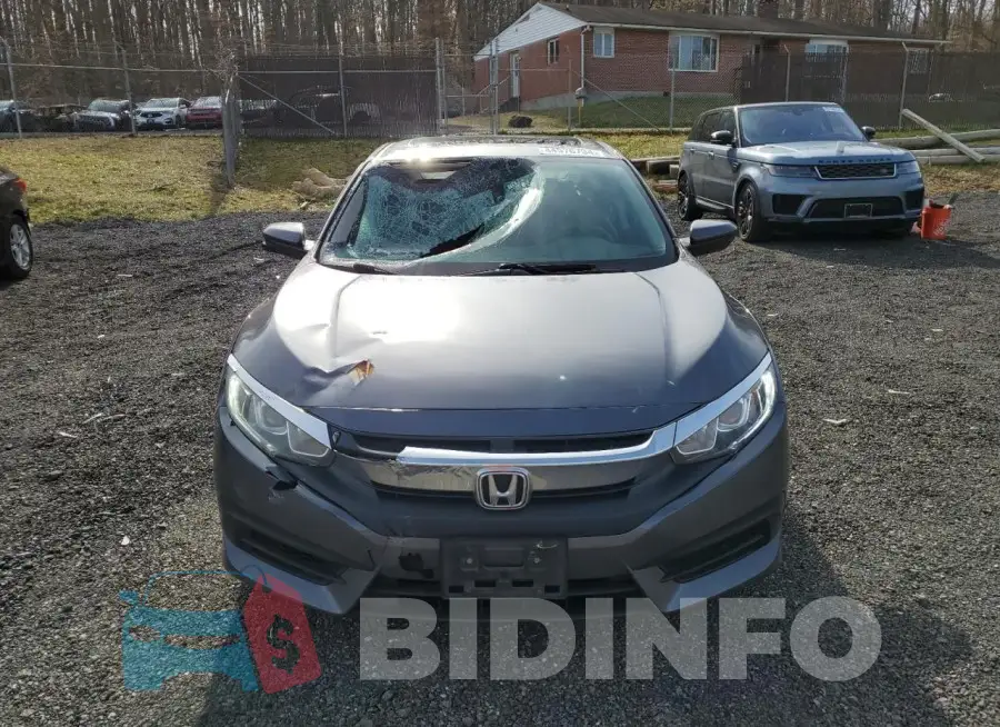 19XFC2F73GE211230 Photo# 5