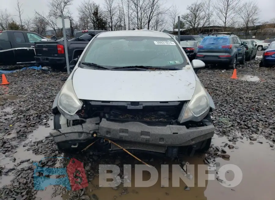 KNADM4A35F6467097 Photo# 5