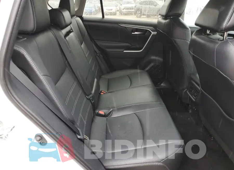 2T3A1RFV7KW068271 Photo# 10