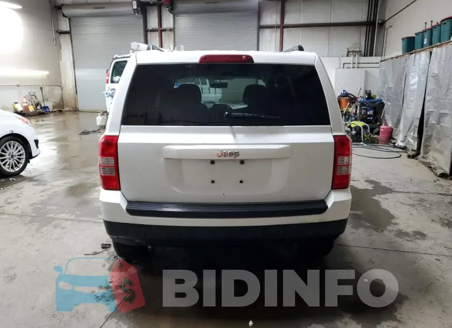 1C4NJPBAXFD273742 Photo# 6