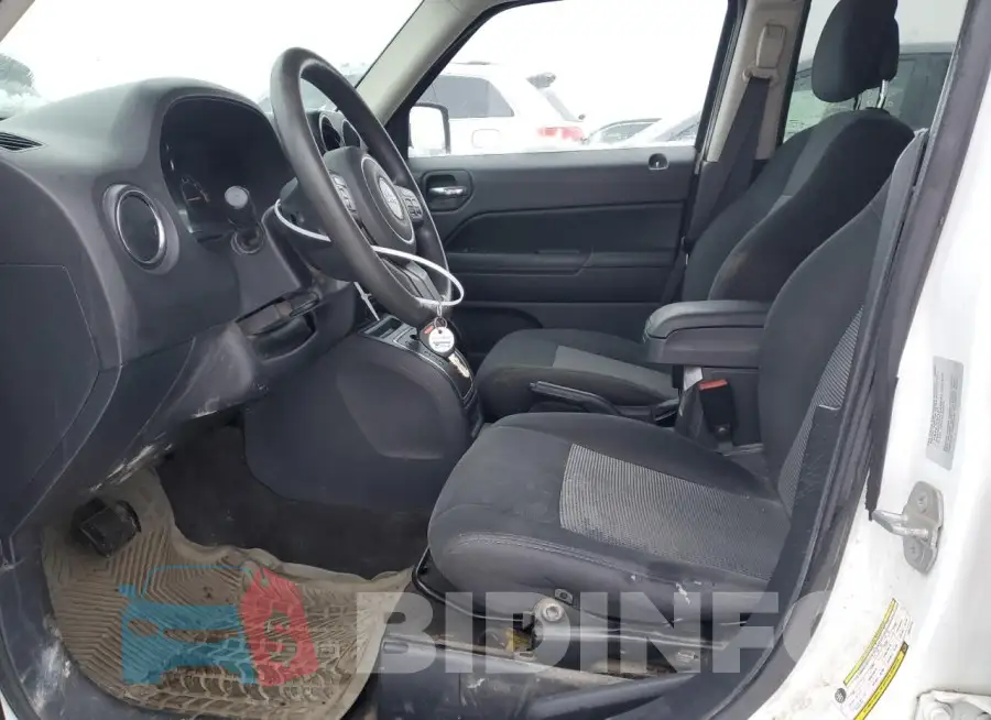 1C4NJPBAXFD273742 Photo# 7