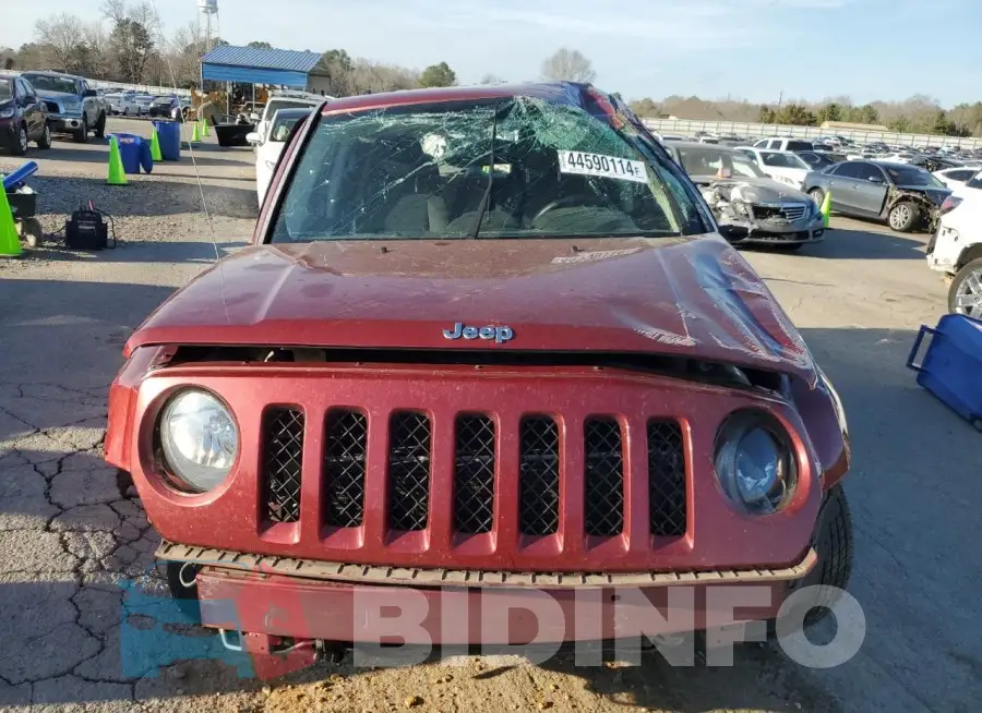 1C4NJPFB6GD601078 Photo# 5