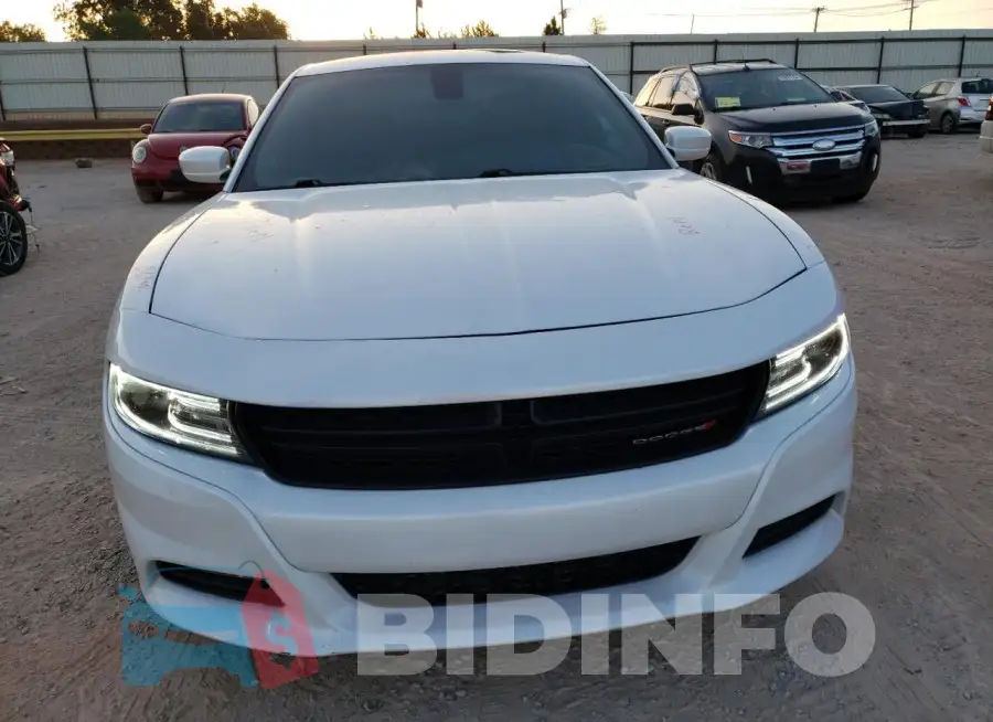 2C3CDXBG1FH852743 Photo# 5