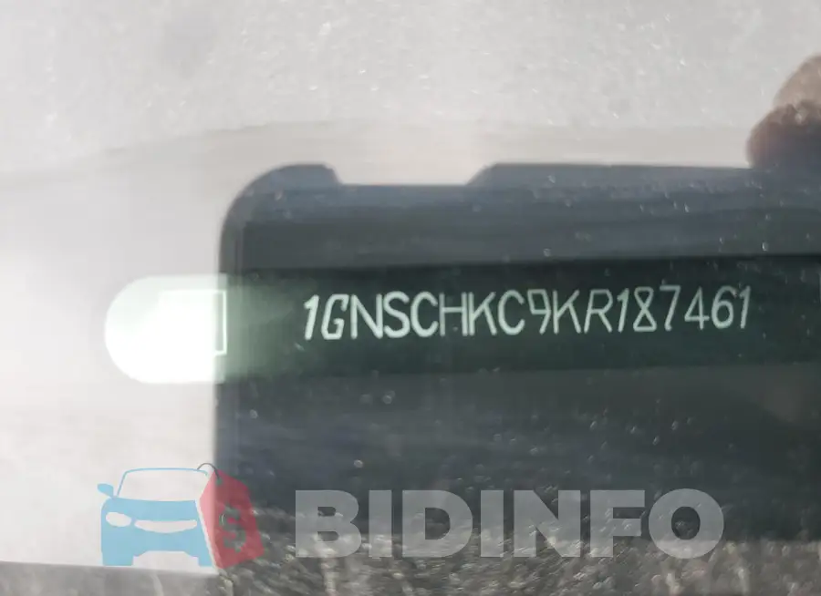 1GNSCHKC9KR187461 Photo# 13