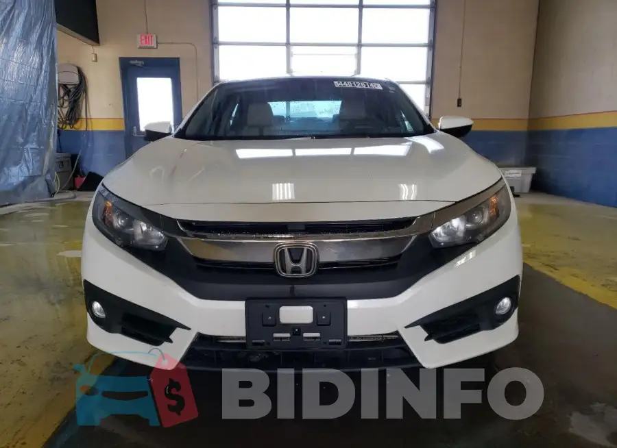 19XFC1F30HE017716 Photo# 5