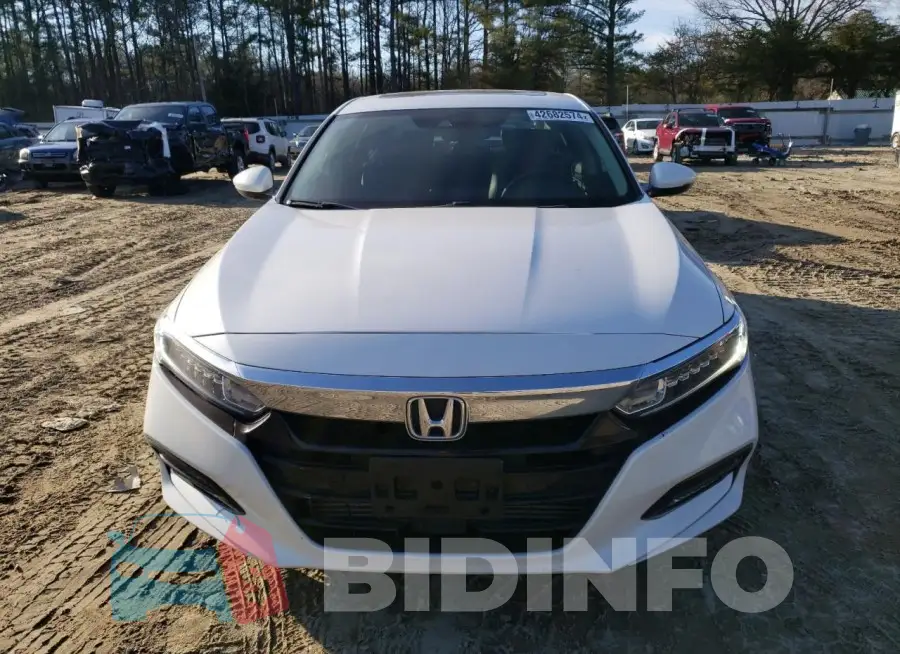 1HGCV2F50JA006830 Photo# 5