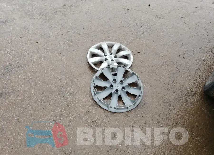 2T1BURHE6FC266140 Photo# 12