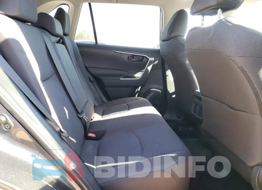 2T3H1RFV4NC193118 Photo# 11