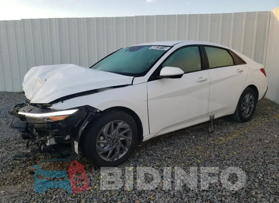 KMHLM4DGXRU651802 Photo# 1