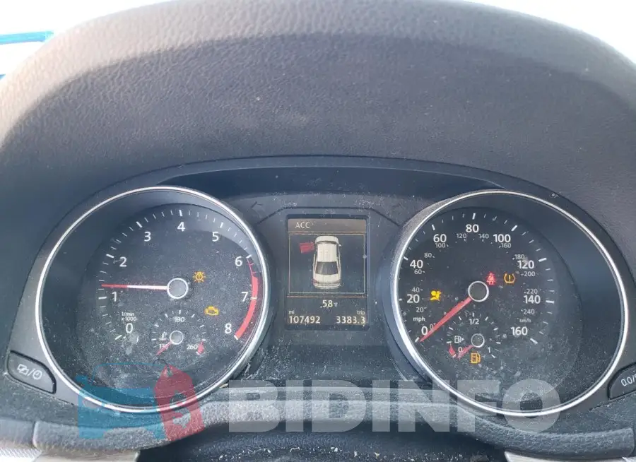 1VWGT7A34HC005958 Photo# 9