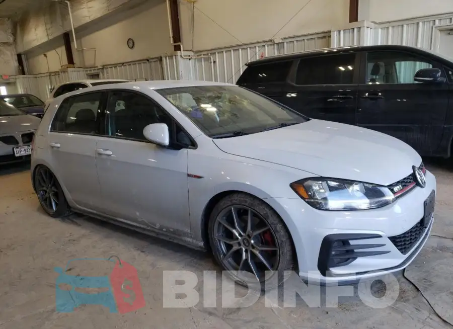 3VW547AU2JM262019 Photo# 4
