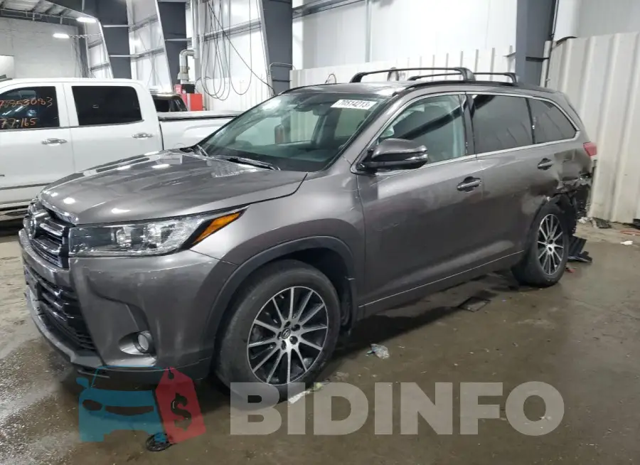 5TDJZRFH5HS358912 Photo# 1