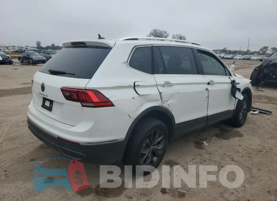 3VVNB7AX2PM120623 Photo# 3