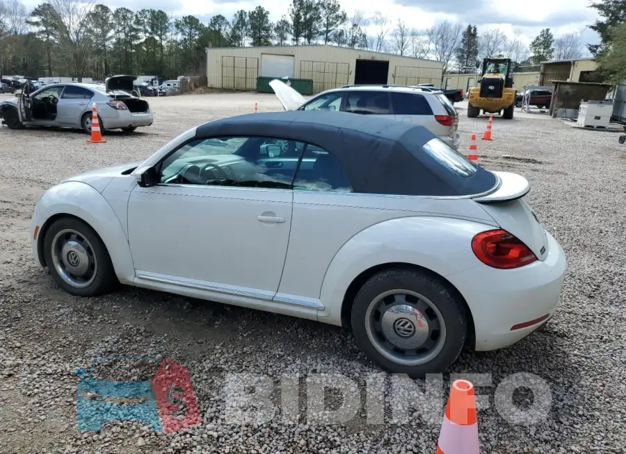 3VW517AT0GM823164 Photo# 2