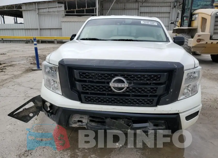 1N6AA1EC5PN112362 Photo# 5