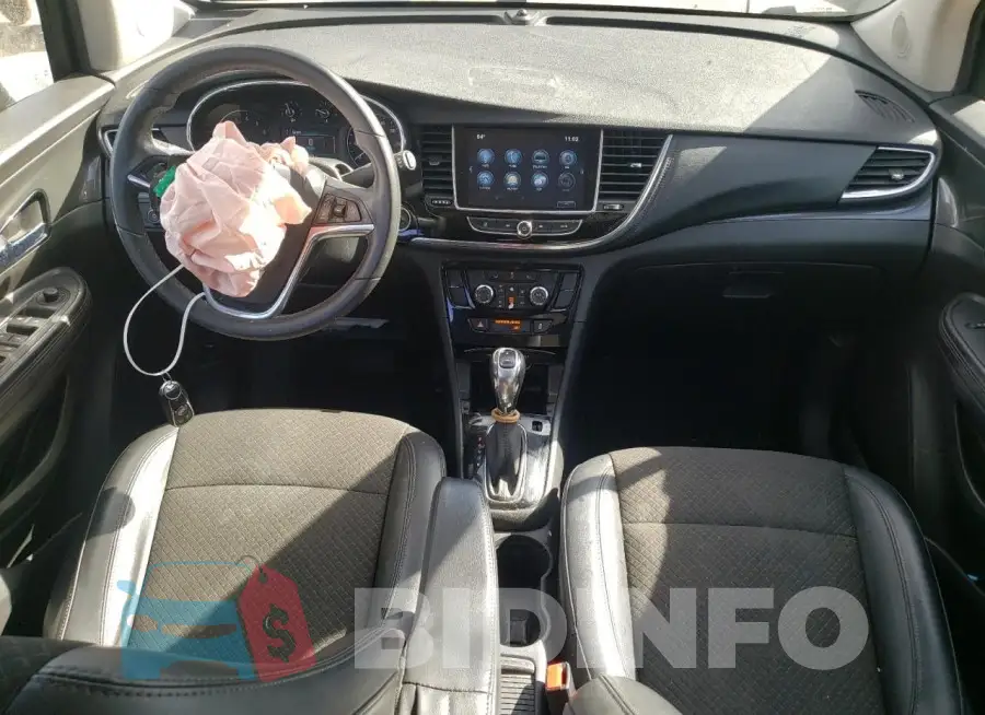 KL4CJ2SM2JB579188 Photo# 8