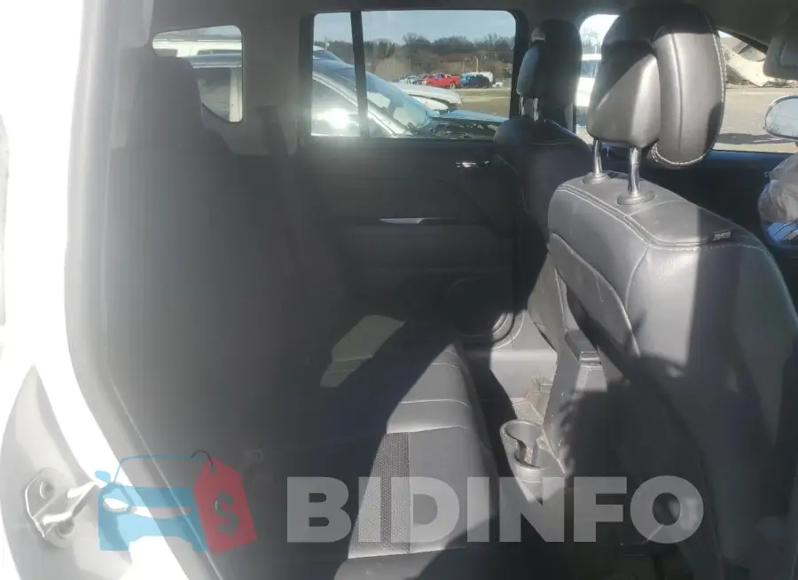 1C4NJCEA9FD274935 Photo# 10