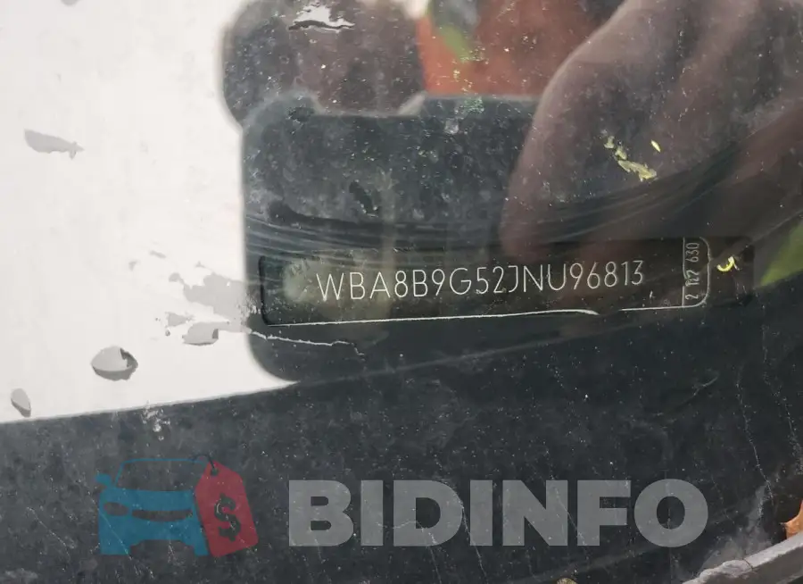 WBA8B9G52JNU96813 Photo# 12
