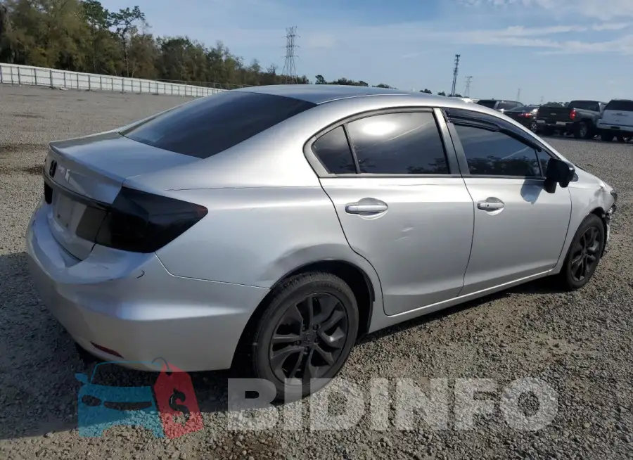 19XFB2F83FE010714 Photo# 3