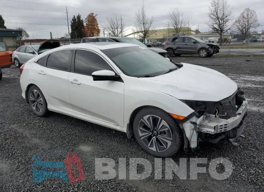 19XFC1F35JE201944 Photo# 4