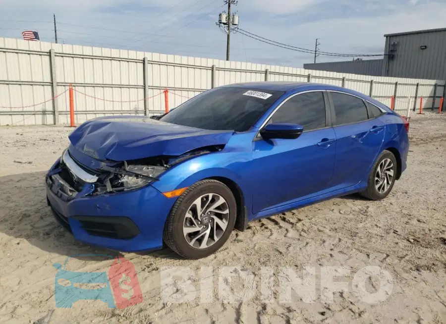 19XFC2F72JE017747 Photo# 1