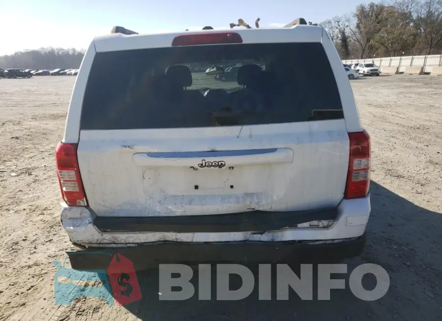 1C4NJPBB3GD763840 Photo# 6